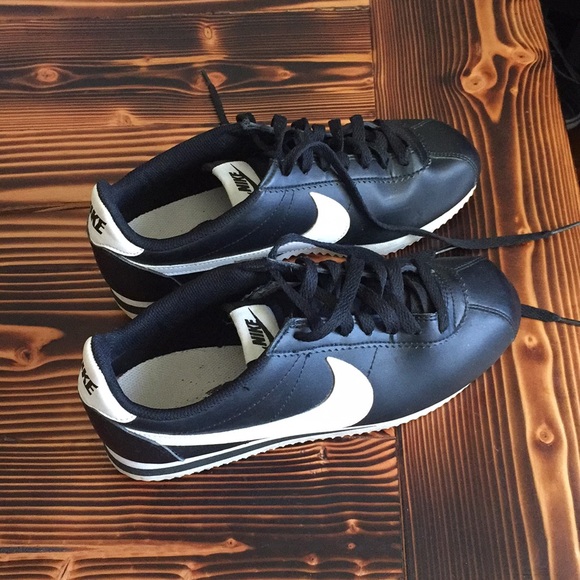 nike cortez too narrow